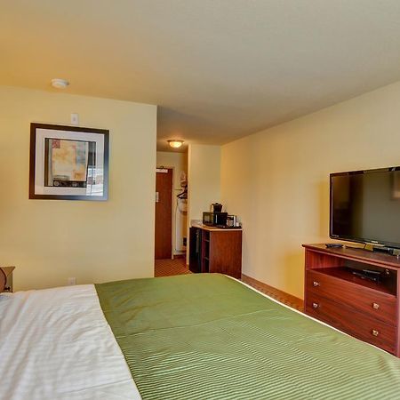 Cobblestone Hotel & Suites - Punxsutawney Exteriör bild