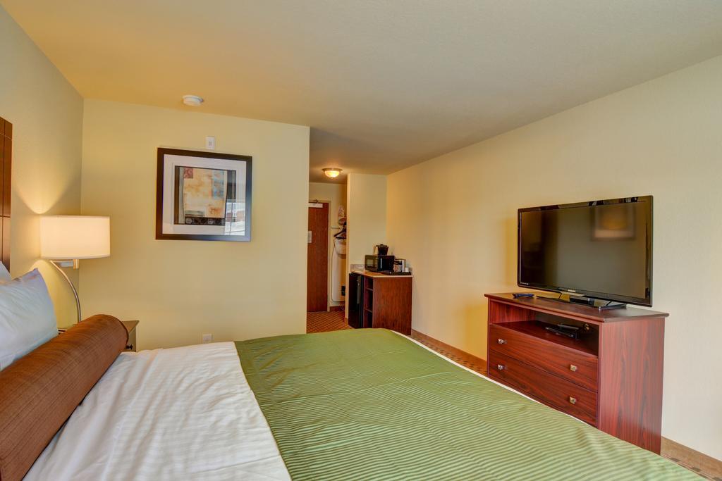 Cobblestone Hotel & Suites - Punxsutawney Exteriör bild