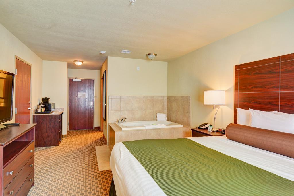 Cobblestone Hotel & Suites - Punxsutawney Exteriör bild