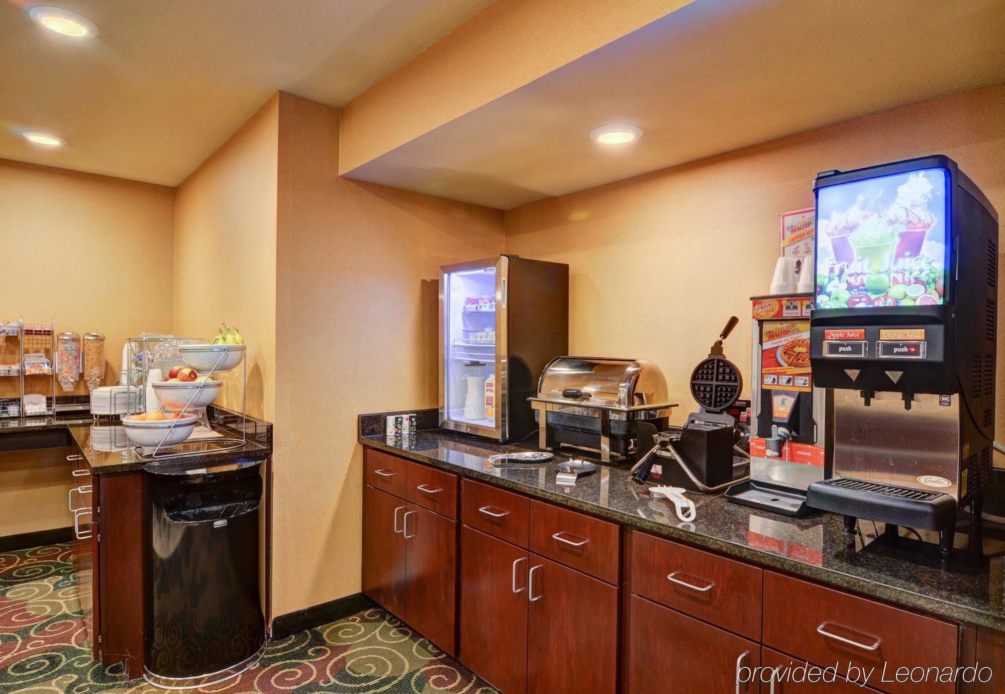 Cobblestone Hotel & Suites - Punxsutawney Exteriör bild