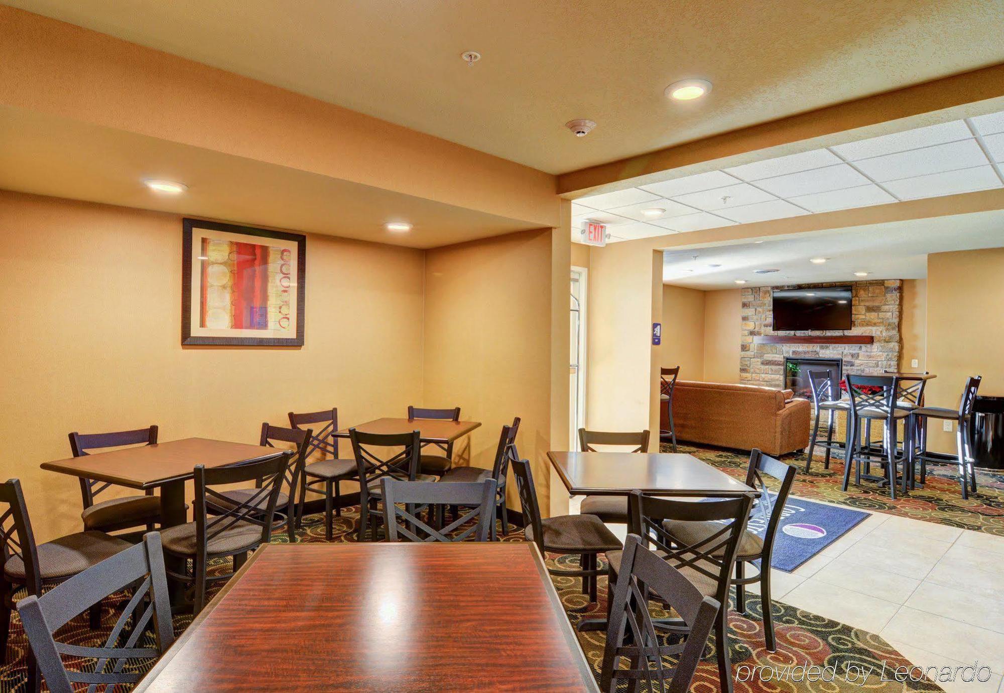 Cobblestone Hotel & Suites - Punxsutawney Exteriör bild