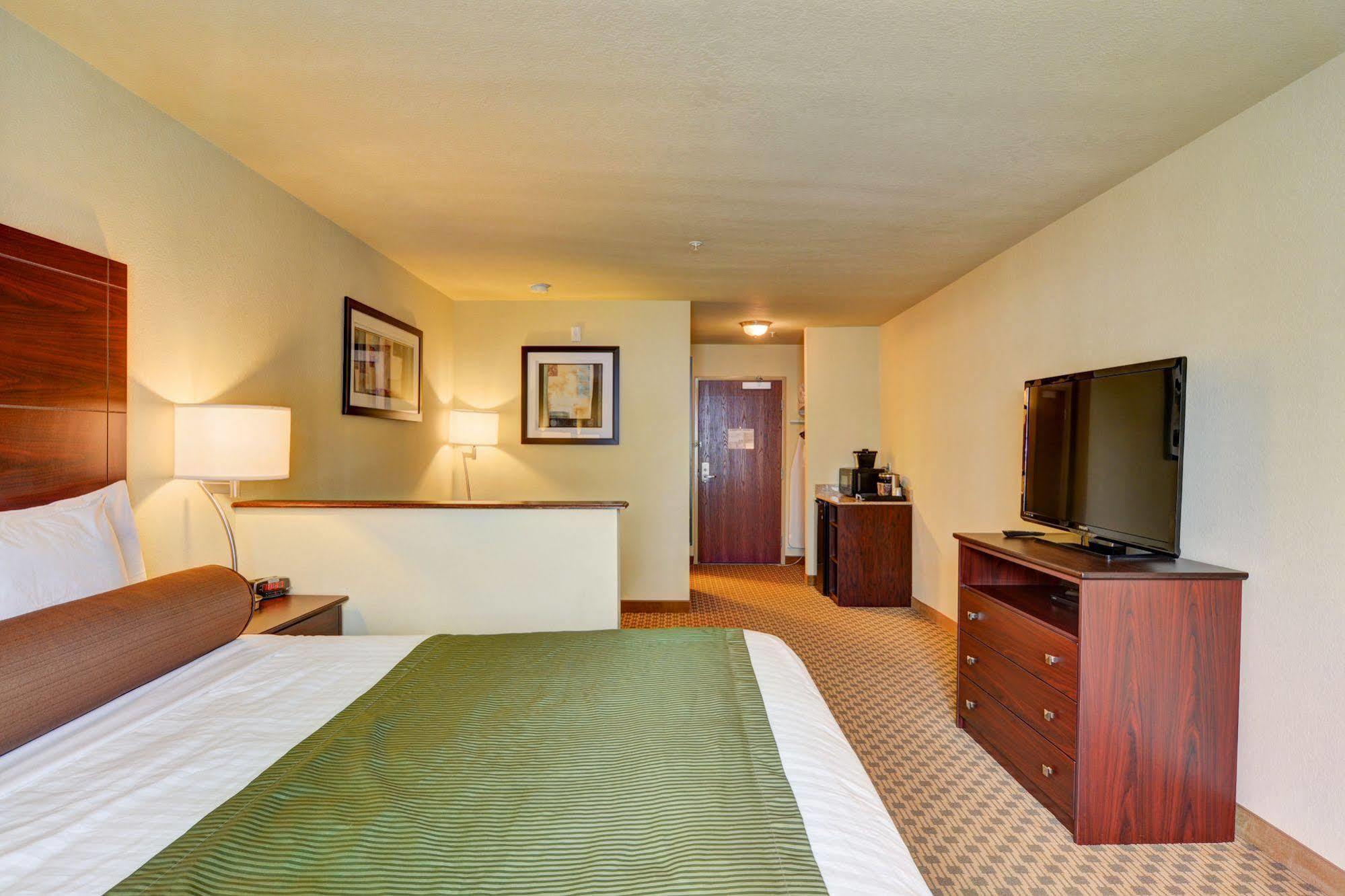 Cobblestone Hotel & Suites - Punxsutawney Exteriör bild